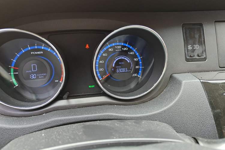 Used Great Wall C30 New Energy 2017 EV Luxury Model Odometer Close Up