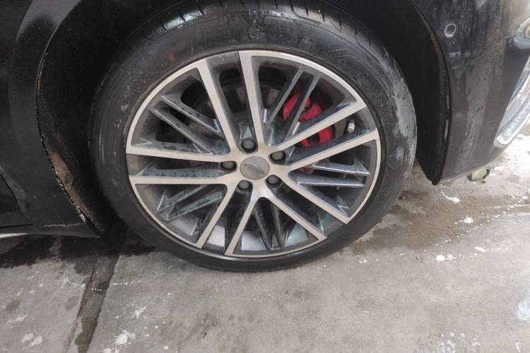 Used Geely Auto Preface 2021 2.0TD Luxury Version Right Front Wheel Hub
