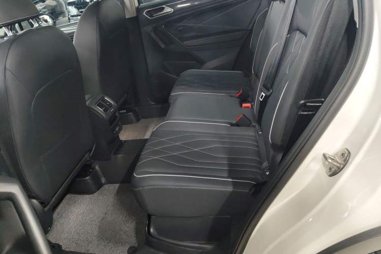 Used Volkswagen Tiguan L 2022 330TSI Automatic Two-Wheel Drive R-Line Enhanced Edition Left Rear Seat