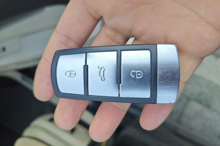 Used Volkswagen Magotan 2012 1.8TSI Luxury Model Vehicle Key