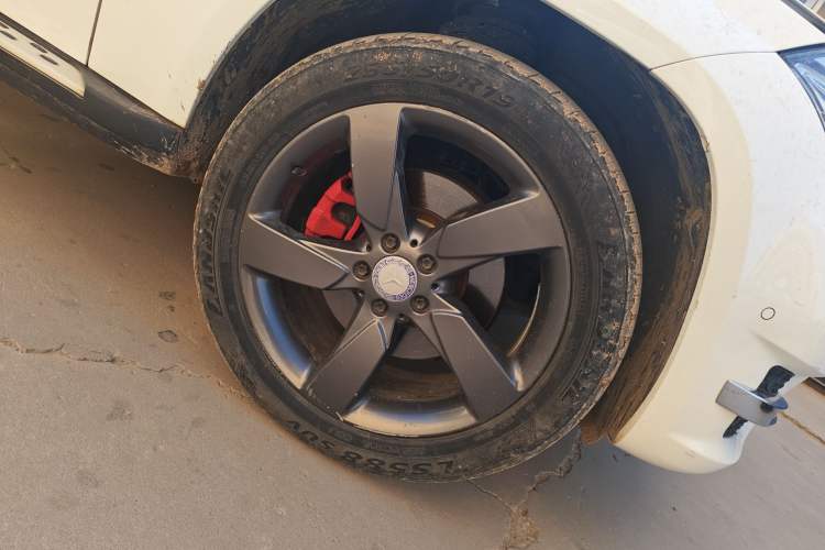 Used Mercedes-Benz GLK-Class 2013 GLK 300 4MATIC Dynamic Sunroof Model Right Front Wheel Hub