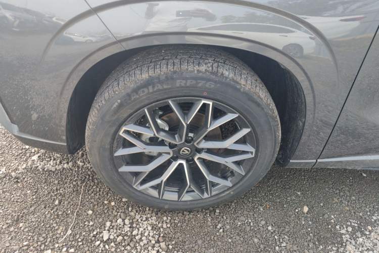 Used CHANGAN UNI-Z New Energy 2025 Model, Smart New Blue Whale 125km Battleship+ Version Left Front Wheel Hub