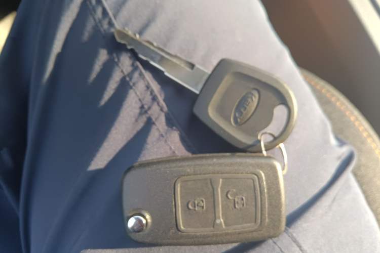 Used Karry Jiangtun E5 2024 268 km Range Open-Window 6-Seater Version
