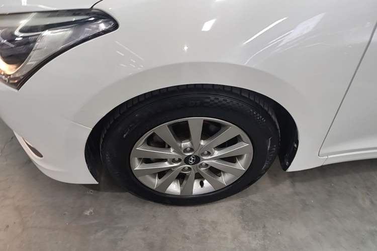 Used Hyundai Mistra 2014 1.8L Automatic Smart GLS
