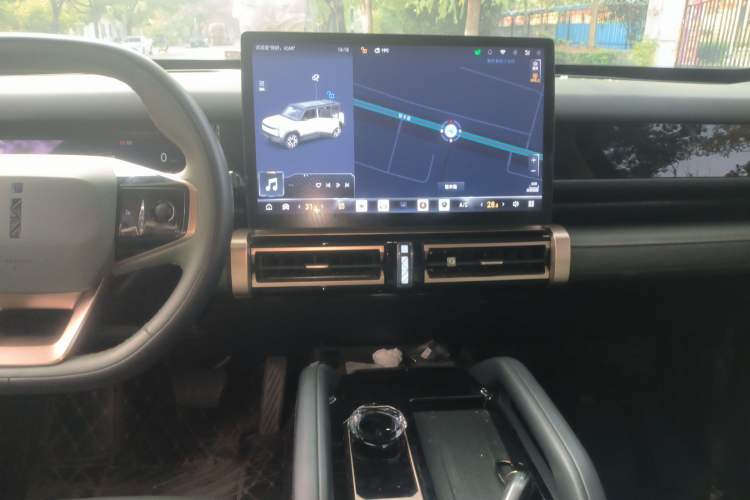 Used iCAR 03 2024 501km Four-wheel Drive Long-range Intelligent Driving Edition