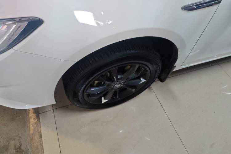 Used BYD Qin New Energy 2021 Travel Edition Left Front Wheel Hub