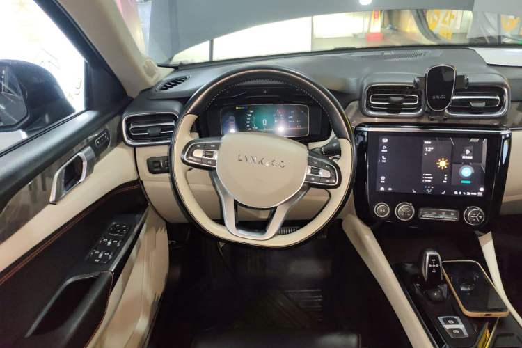 Used Lynk & Co 02 2018 1.5T DCT Two-Wheel Drive Zhaopu Version China V Standard