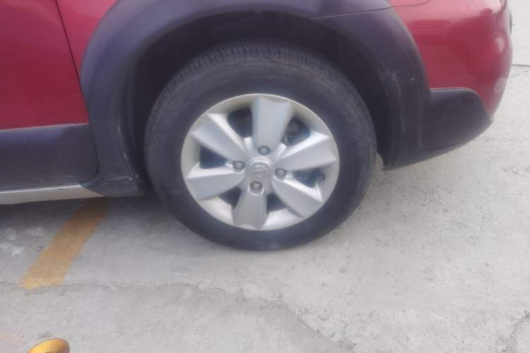 Used Nissan Livina 2010 Jingyue Edition 1.6L Manual All-Around Model