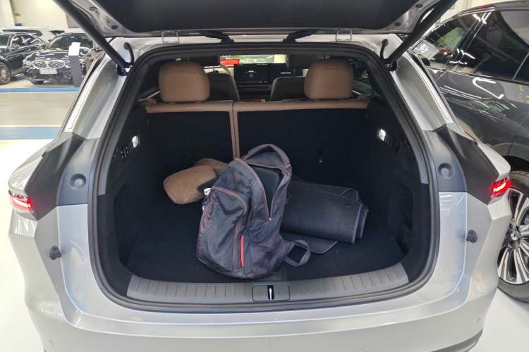 Used Li Auto i6 2025 Model Two-Wheel-Drive Standard Type