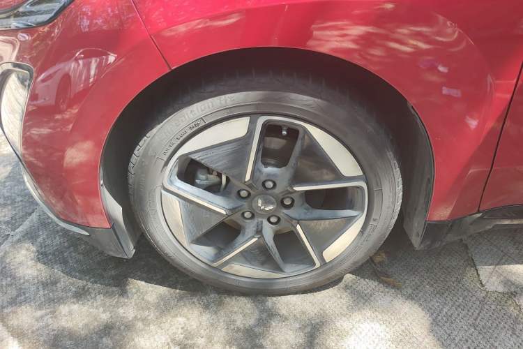 Used Wuling Xingguang 2024 Co-Creation Edition 510 Advanced Model Left Front Wheel Hub