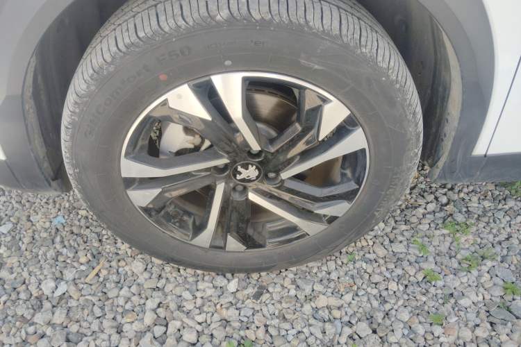 Used Peugeot 2008 2022 230THP THE ONE Left Front Wheel Hub