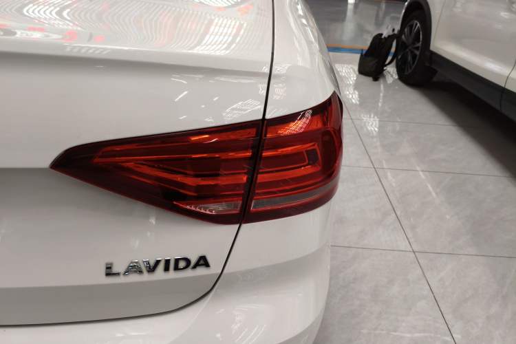 Used Volkswagen Lavida 2019 Lavida Start 1.5L Automatic Trendy Version China VI Standard