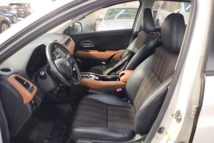 Used Honda Vezel 2015 1.8L CVT 2WD Luxury Model
