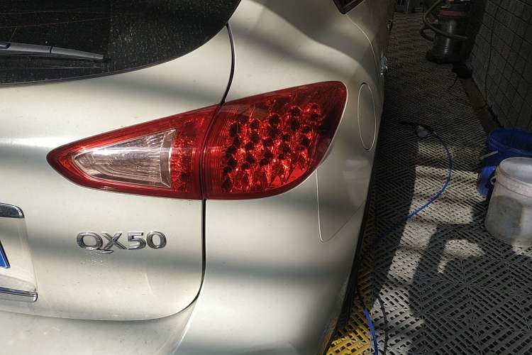 Used Infiniti QX50 2015 2.5L Luxury Edition Right Rear Taillight