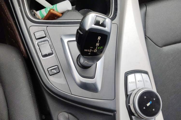 Used BMW 3 Series 2015 320Li Luxury Edition Fashion Model
