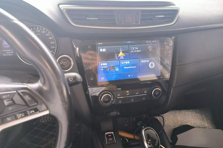 Used Nissan Qashqai 2019 2.0L CVT Luxury Edition Audio And AC Panel