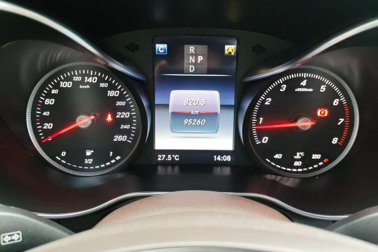 Used Mercedes-Benz GLC 2017 GLC 260 4MATIC Luxury Model
