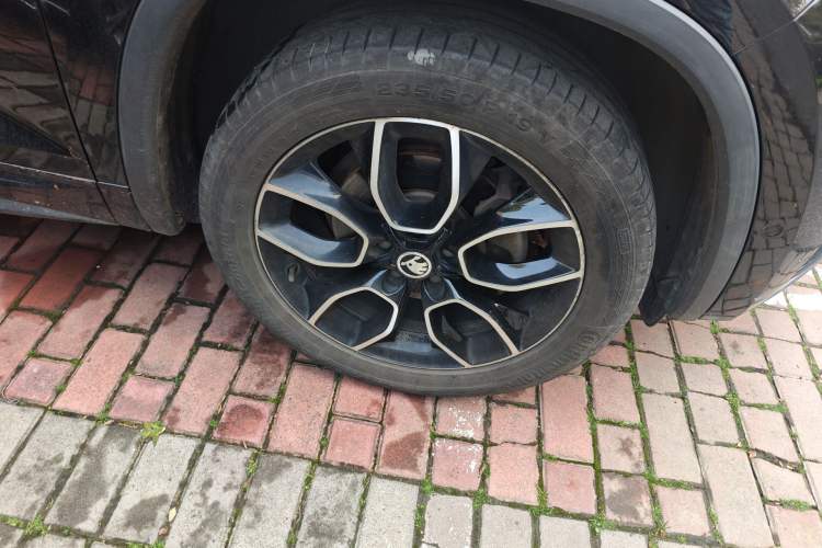 Used Skoda Kodiaq GT 2019 TSI330 Two-Wheel-Drive Luxury Edition China V Standard Right Front Wheel Hub