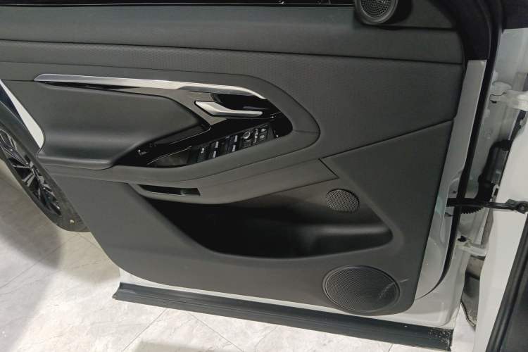 Used Land Rover Range Evoque 2021 Range Rover Velar 249 PS R-Dynamic S Performance Edition
