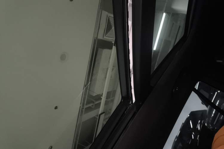 Used Mercedes-Benz GLC 2023 Facelifted GLC 300 L 4MATIC Luxury Version 5 Seats Headliner