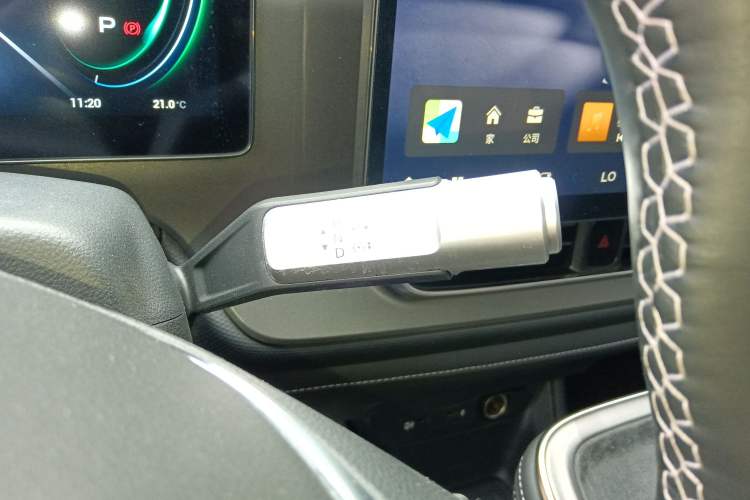 Used AION V 2024 Plus 70 Tech Edition Lithium Iron Phosphate Gear Lever