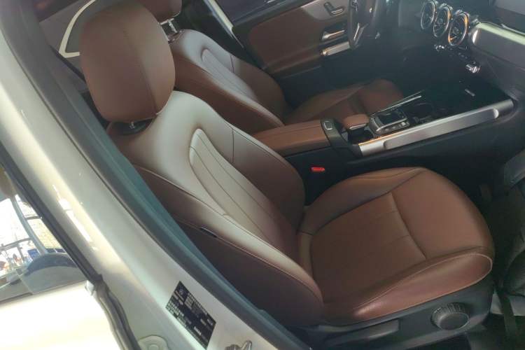 Used Mercedes-Benz GLB 2023 GLB 200 Fashion Model