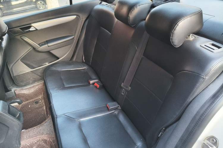 Used Volkswagen Lavida 2013 Revised Classic 1.6L Automatic Fashion Edition