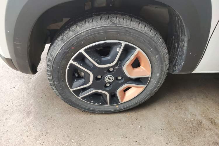 Used Dongfeng NAMMI BOX 2022 Chasing Wind Edition 331 km Standard Model Left Front Wheel Hub