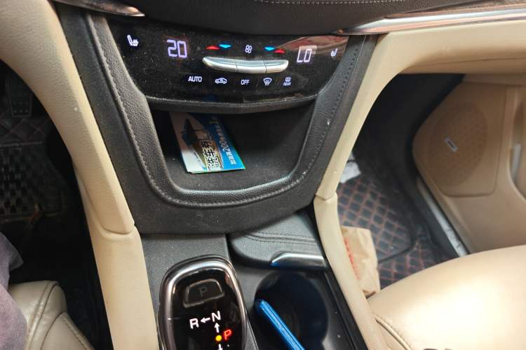 Used Cadillac XT5 2018 25T Luxury Model
