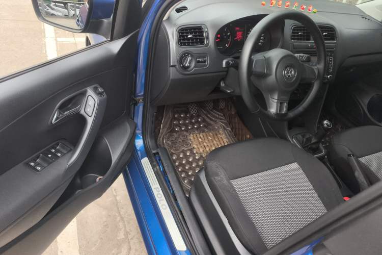 Used Volkswagen Polo 2013 1.4L Manual Fashion Edition