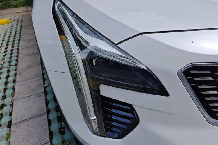 Used Cadillac XT4 2018 28T Two-Wheel Drive Leading Version