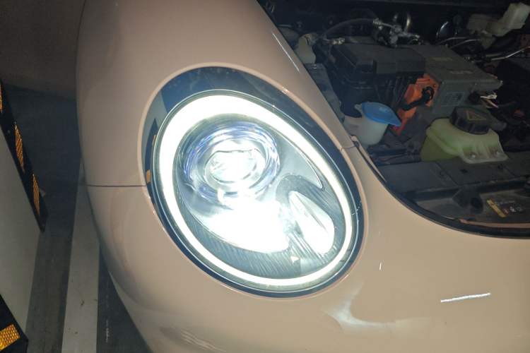 Used ORA Good Cat 2022 400km Standard Range Premium Version Lithium Iron Phosphate Right Front Headlight