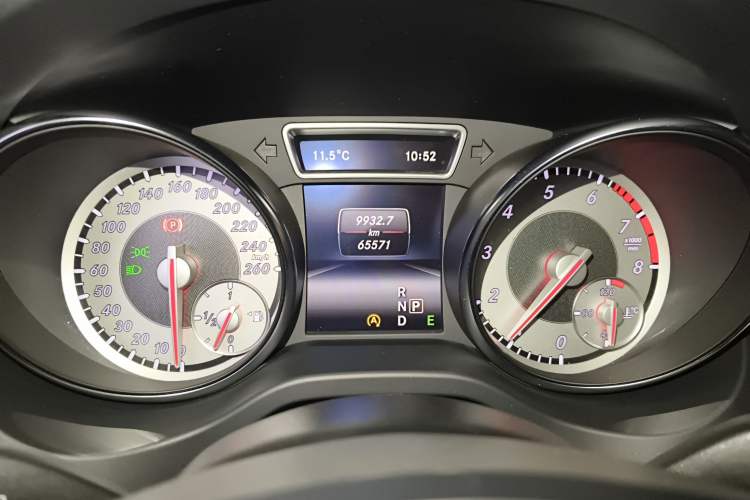 Used Mercedes-Benz GLA 2015 GLA 220 4MATIC Fashion Model
