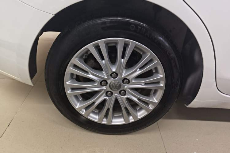 Used Buick GT 2017 15N Automatic Elite Version Exterior 5