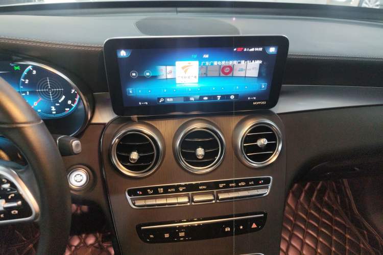 Used Mercedes-Benz GLC Coupe 2021 GLC 300 4MATIC Coupe SUV Audio And AC Panel