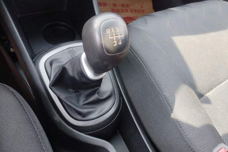 Used Kia K2 2012 Sedan 1.4L MT GLS Commemorative Edition
