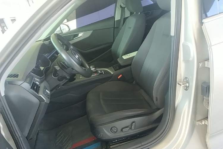 Used Audi A4L 2019 40 TFSI Ambition China VI
