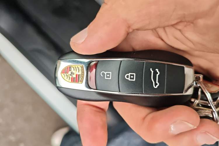 Used Porsche Macan 2024 Macan 2.0T Vehicle Key