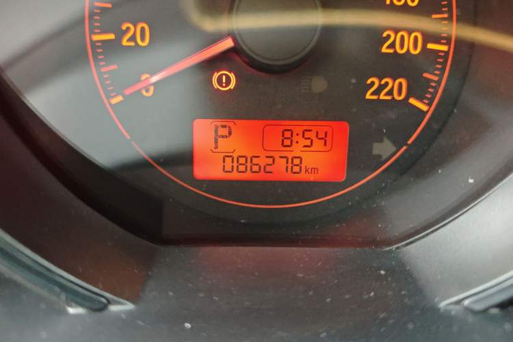 Used Honda Fit 2018 1.5L CVT Comfort Sunroof Version Odometer Close Up