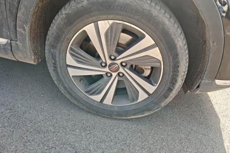 Used Hongqi HS5 2019 2.0T Smart Connect Flagship Edition Right Front Wheel Hub