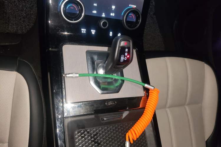 Used Land Rover Range Evoque 2022 Facelifted Aurora L 249 PS R-Dynamic Luxury Edition Gear Lever