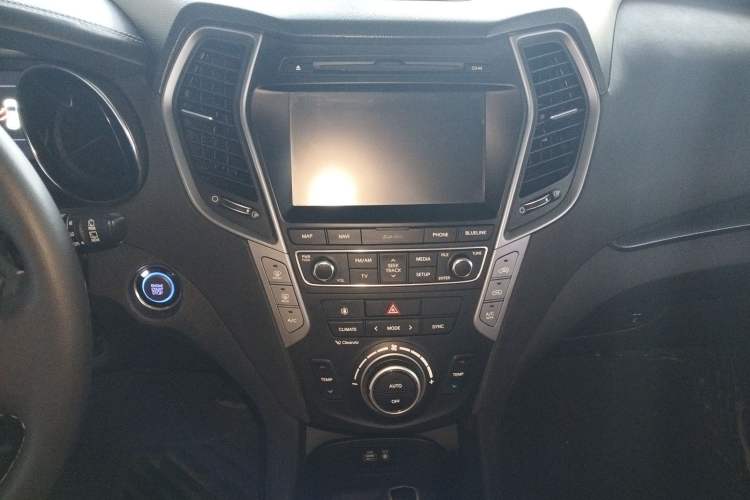 Used Hyundai Santa Fe 2017 2.0T Automatic Two-Wheel Drive Smart Version 7 Seats
