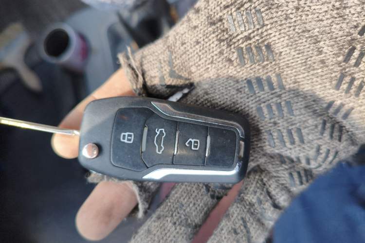 Used FORTHING Lingzhi 2014 V3 1.5L 7-Seater Standard Model II
