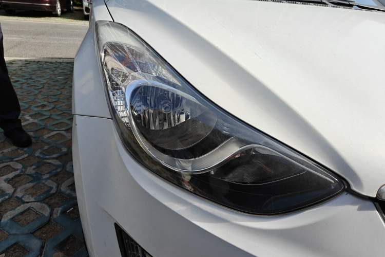 Used Hyundai Elantra (5th Generation / Langdong) 2015 1.6L Automatic Luxury Model Right Front Headlight
