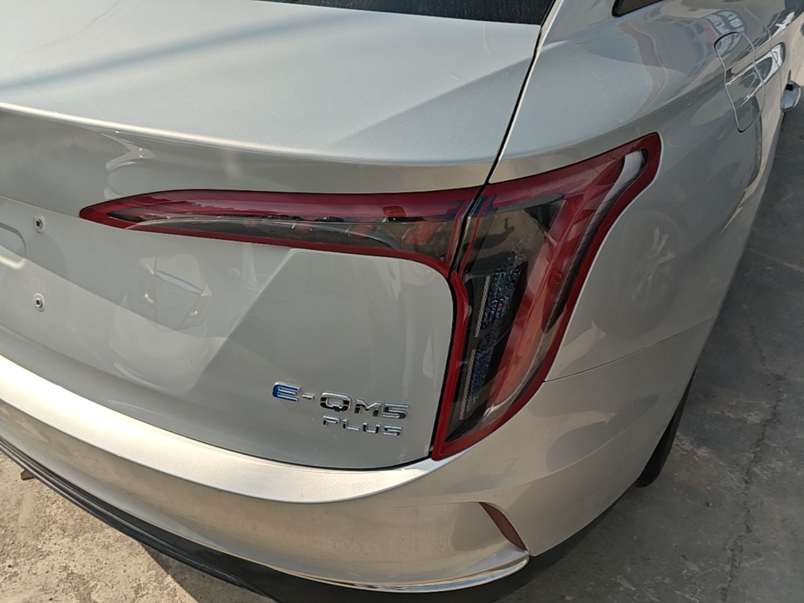 Hongqi E-QM5 2023 620km PLUS — снимка 9