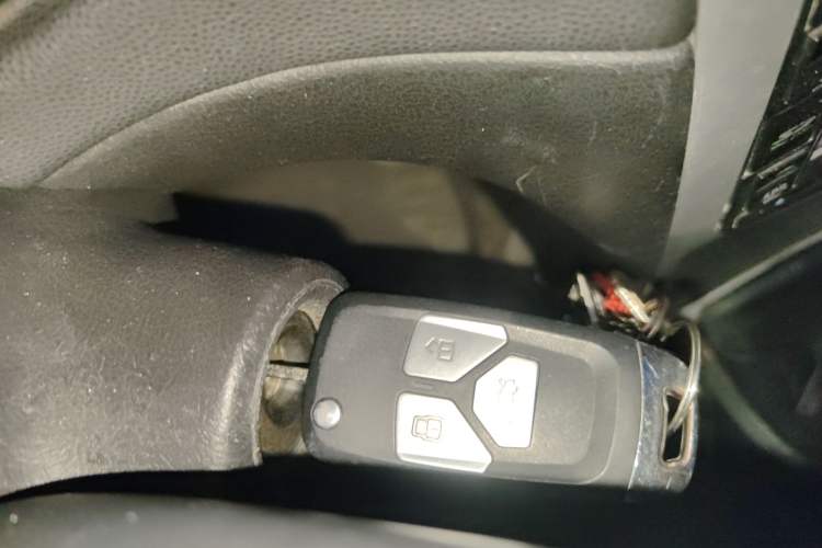 Used Peugeot 307 2010 Hatchback 1.6L Manual Comfort Edition Vehicle Key