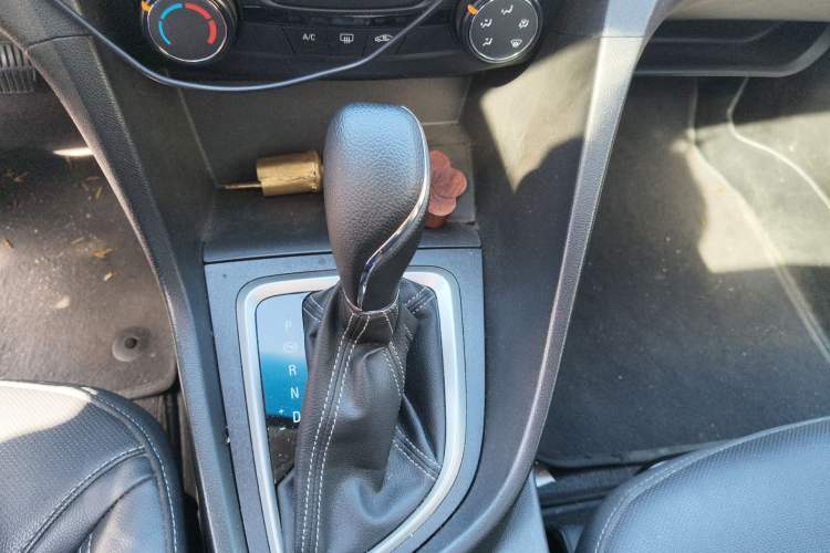 Used Buick GT 2021 1.3T Automatic Mild Hybrid Elite Version Gear Lever