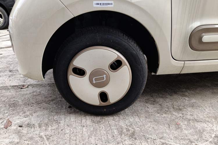 Used Bestune Pony 2026 222km Colorful Horse Left Front Wheel Hub