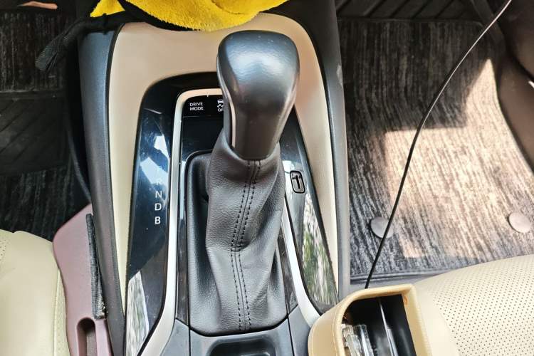 Used Toyota Corolla 2019 Dual-Engine 1.8L E-CVT Flagship Edition Gear Lever