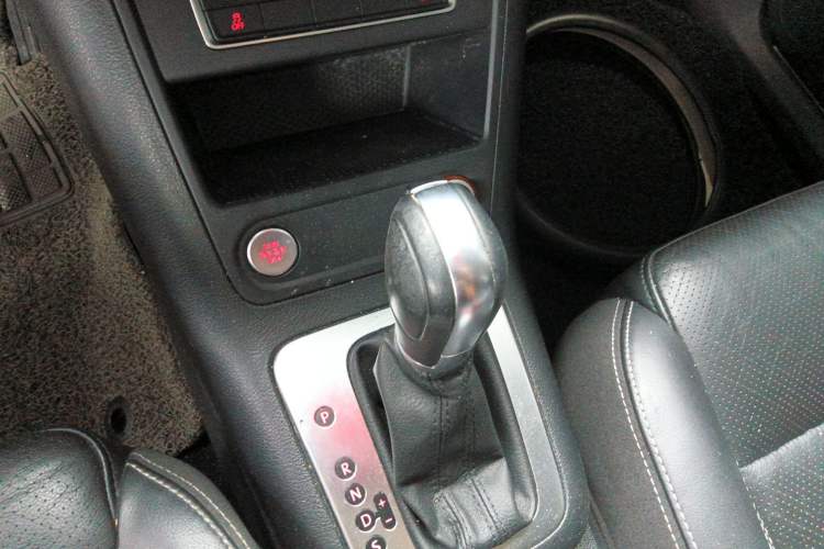 Used Volkswagen Tiguan 2016 300TSI Automatic Two-Wheel Drive Luxury Edition Gear Lever